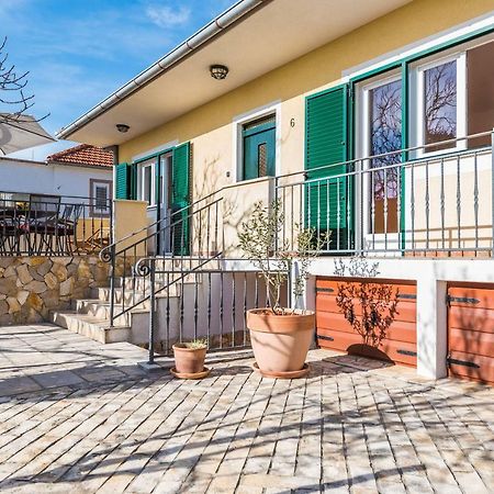 Holiday House Lavanda Врси Экстерьер фото