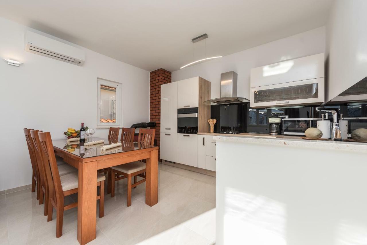 Holiday House Lavanda Врси Экстерьер фото