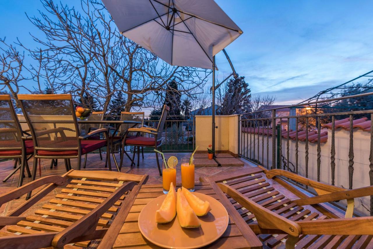 Holiday House Lavanda Врси Экстерьер фото
