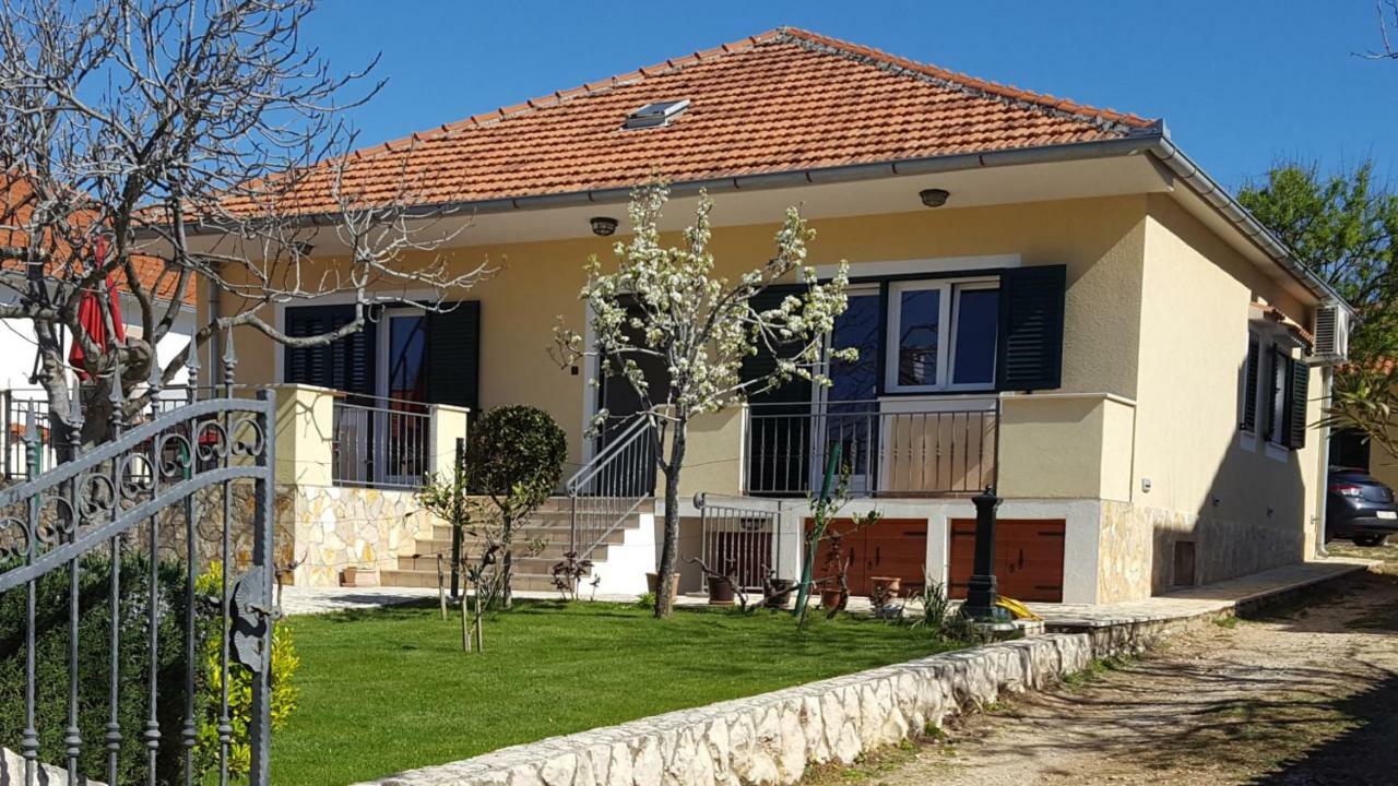 Holiday House Lavanda Врси Экстерьер фото